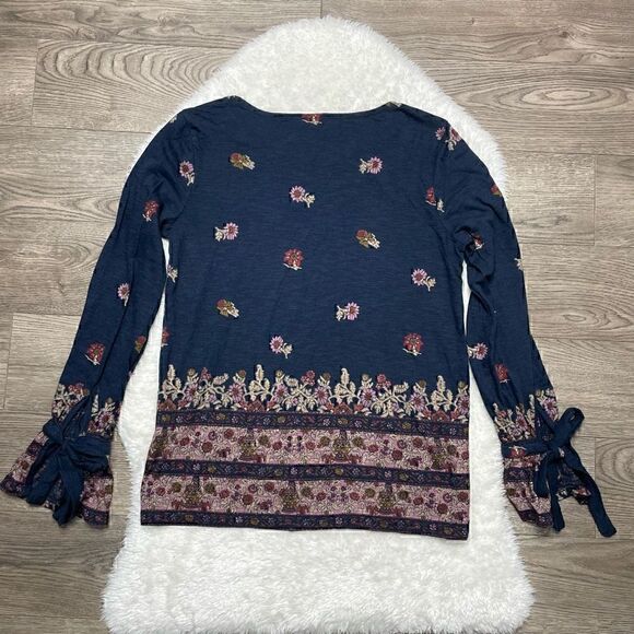 Lucky Brand Top Long Bell Sleeve Size XS Navy Blue Floral - Picture 5 of 9
